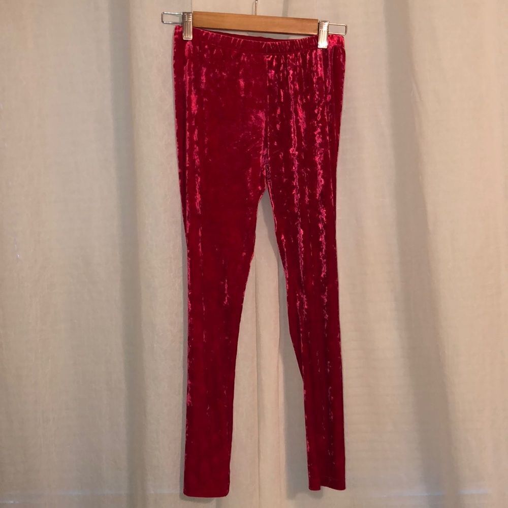 So 16 Perfectly Soft Velour Leggings In Red